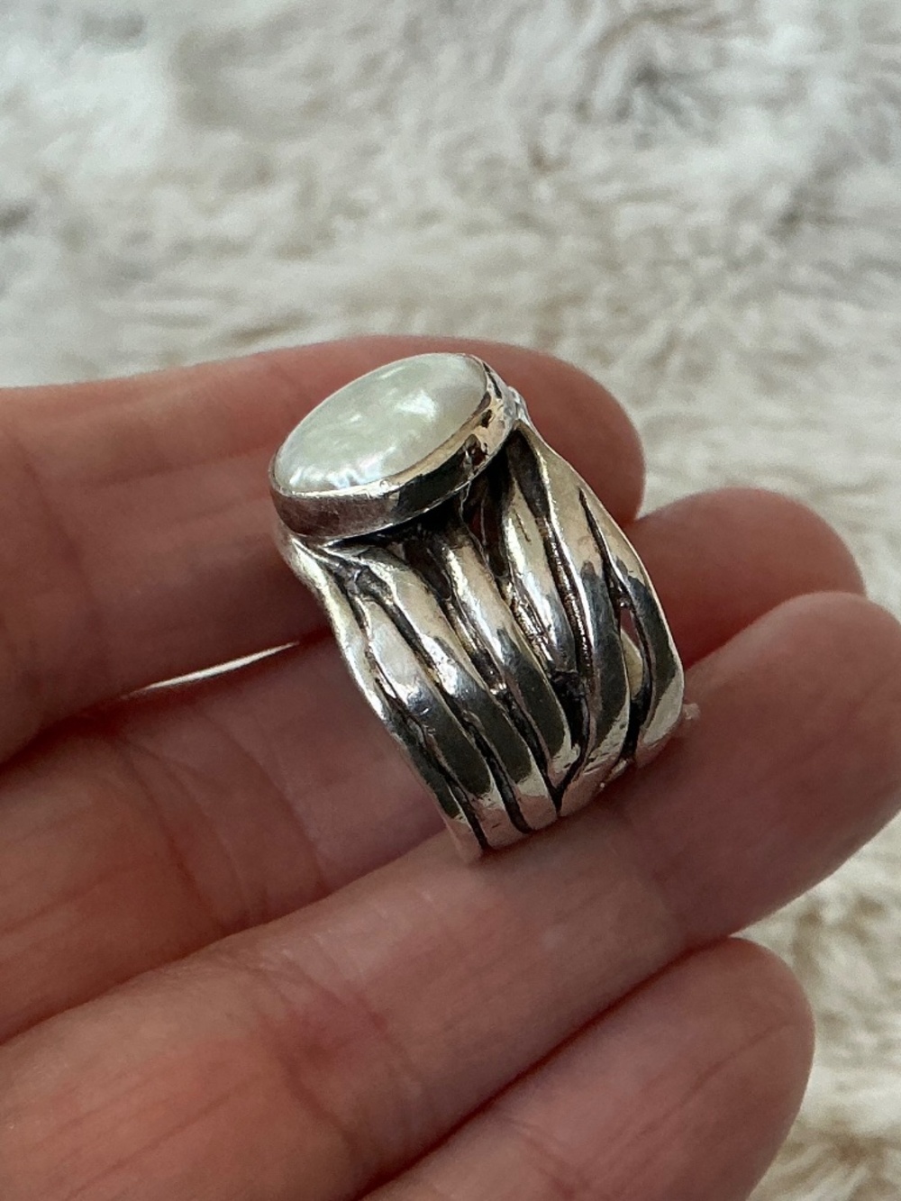 Silver Ring with White Mother-of-Pearl Center - Picture 10 of 12